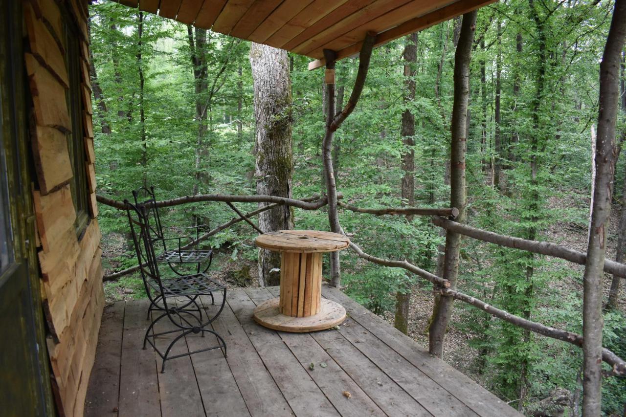 La Cabane Aux Ecureuils Philippeville Exterior photo